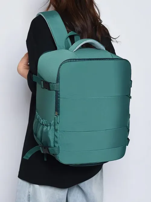40×30×20cmの旅行用バックパック。ライアンエアー、イージージェット、ウィザードエアーの低価格帯のバックパックに対応(一部商品)。