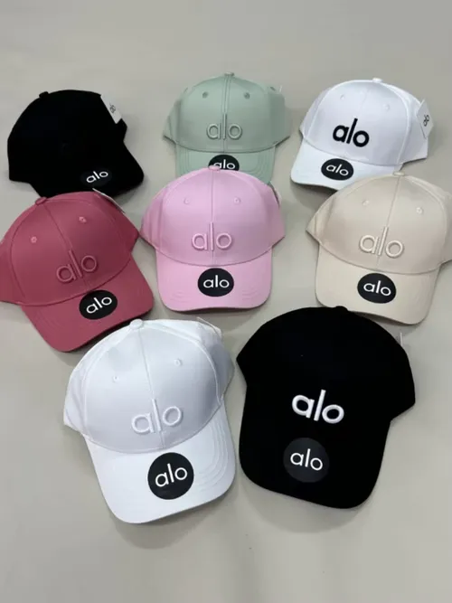 アロの野球帽。おしゃれで汎用性が高く、どんなカジュアルな服装にも合わせやすい。 野球帽。