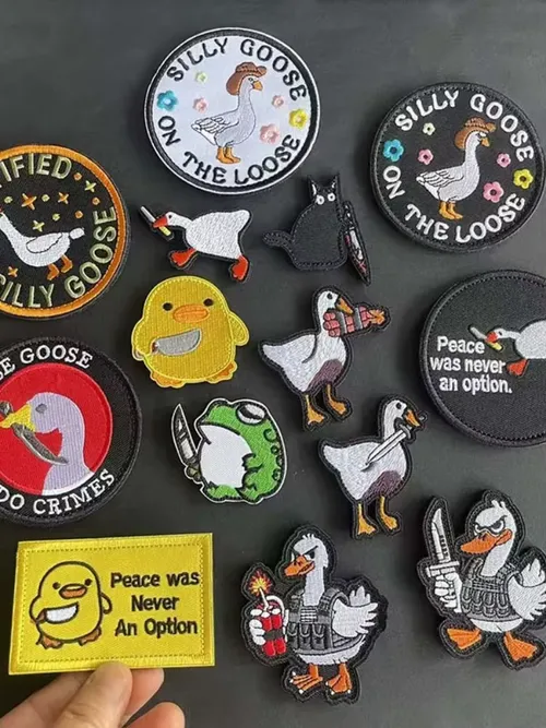 動物とナイフ生地アップリケ刺繍フックとループパッチ、平和ガチョウ、怒っているカエル、猫、アヒルの戦術バッジ服ステッカー