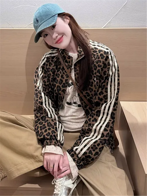 2026 봄 여성용 루즈핏 스탠드 칼라 레오파드 프린트 재킷 짧은 스트라이프 아우터 캐주얼 스포티 디자인 통근 스타일