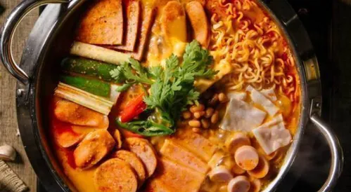 놀부 부대찌개 600g 4팩(+라면사리 2팩) 외 시리즈 / 2세트시 2천원 할인