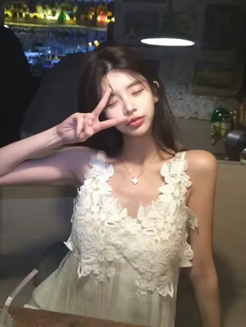 우아한 레이스 꽃 자수 여성 탱크탑 젠틀 스타일 짧은 길이 슬림핏 여름 탑 통근 스타일 일반 두께