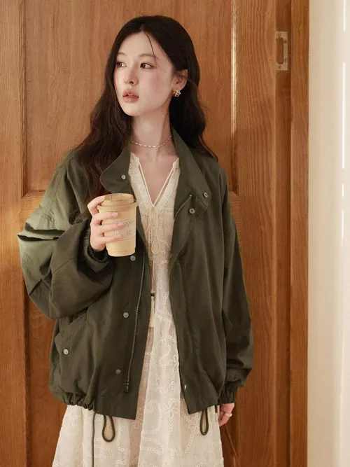 그린 쇼트 아우터웨어 여성용 루즈핏 숄더 드롭 칼라 풀오버 슬리밍 탑(드로스트링 포함) 가을 신상품 by Lu Xiang Nan