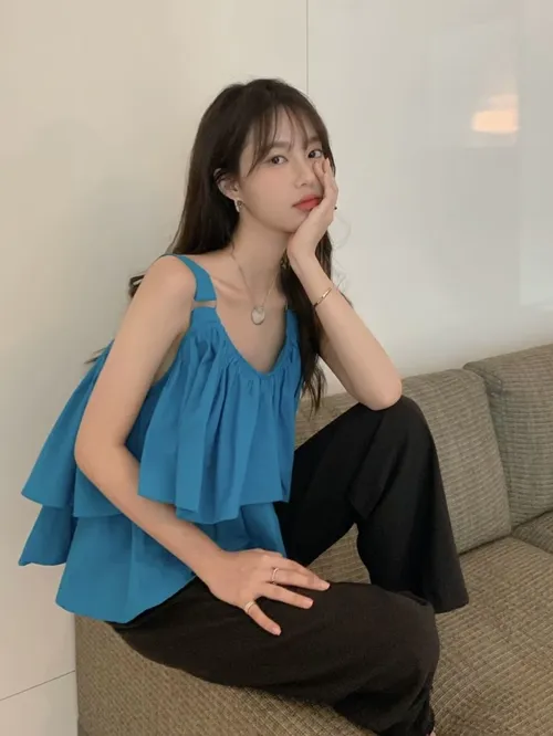 2026년 여름 스윗 더블 레이어 러플 엣지 홀터탑 여성 패셔너블하고 다재다능한 한국 디자인 감각의 캐주얼 루즈핏 탑