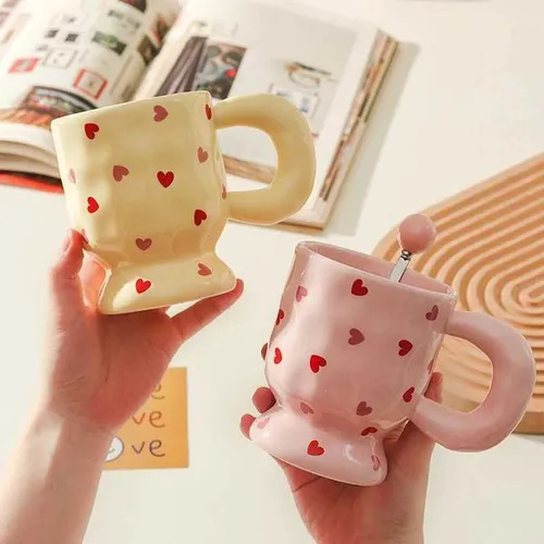 Heart Pattern Ceramic Cup for Women New Household 500ml Underglazed Colour Cute Couple Water Mugs Aesthetic Exquisite Coffee Cup M251206