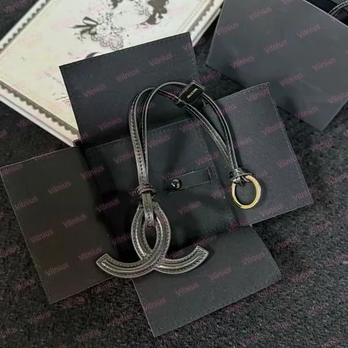 Black Leather CC Logo Bag Charm Keychain Designer Luxury Style Keychain Pendant for Women Channel Phone Straps Charms Accessory