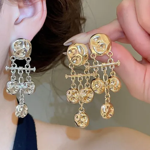 European American cross-border silver needle metal pleated long tassel earrings with a vintage cool vibe, light luxury and high-end feel