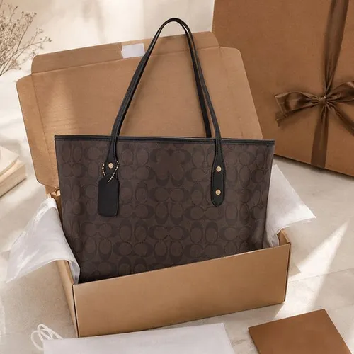 Designer bag Luxury bag Monthly tooth bag Fashion luxury handbag Metal chain crossbody bag High frequency use Shoulder bag Leather tassel style women's bag