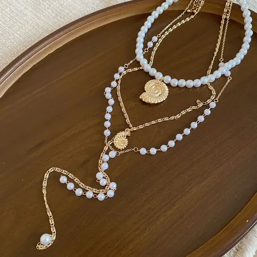 Beach vacation style conch pendant pearl multi-layer beaded necklace French collarbone chain light luxury niche design choker