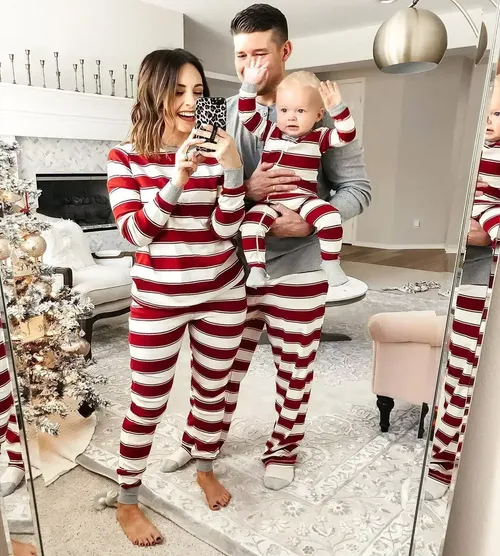 New Striped Print Matching Christmas Outfits Pjs Mom Dad Kids Family Set Soft Loose Pajamas Baby Romper Thin Sleepwear Xmas Look
