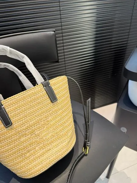 Grass Woven Basket Bags Womens Designer Shoulder Bag Fashion Classic Beach Bag Vacation Handbags 2025 New Luxury Ladies Totes