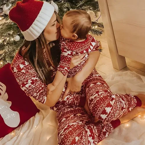 Mommy and Me Clothes 2026 New Christmas Pajamas Set for Family Soft Cute Sleepwear Adults Kids 2 Pieces Suit Xmas Look Outfits