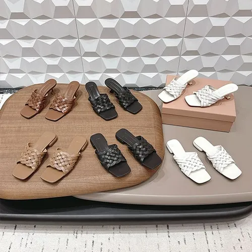 New Designer Woven Slides Flat Mules Studded Sandal Leather Tassel Slipper Square Toe High-heeled Flip Flops Outdoor Shoes 1054