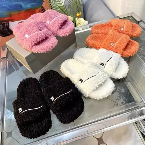 Luxury Slides Paris Designer Women Slippers Ladies Wool Winter Fur Fluffy Furry Warm Letters Sandals Comfortable Fuzzy Girl Flip Flop Slipper 35-43